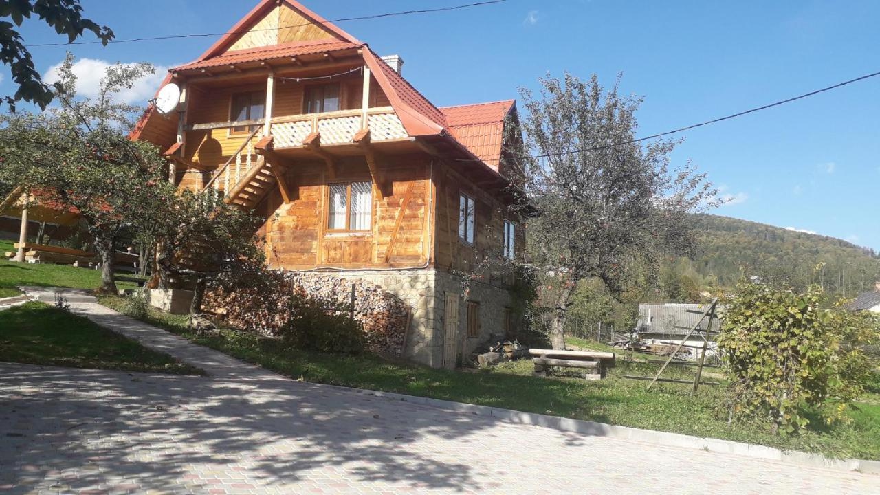 Садиба "Три Царі" Yaremche Exterior foto